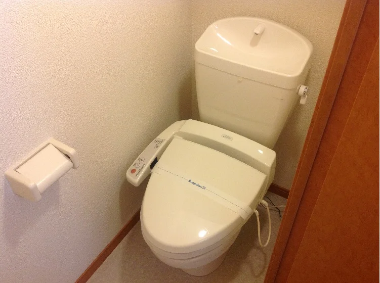 温水洗浄便座のため冬でも快適に使えます☆