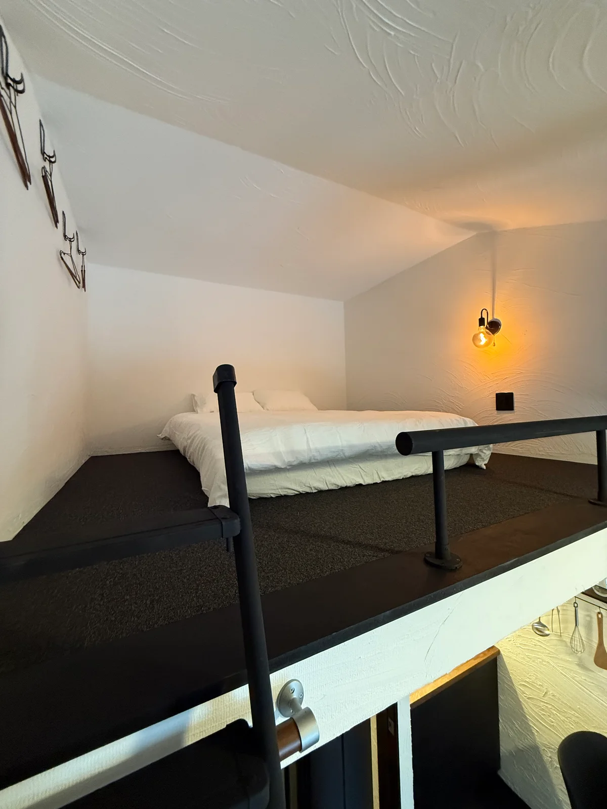 ダブルベッド、収納ボックス