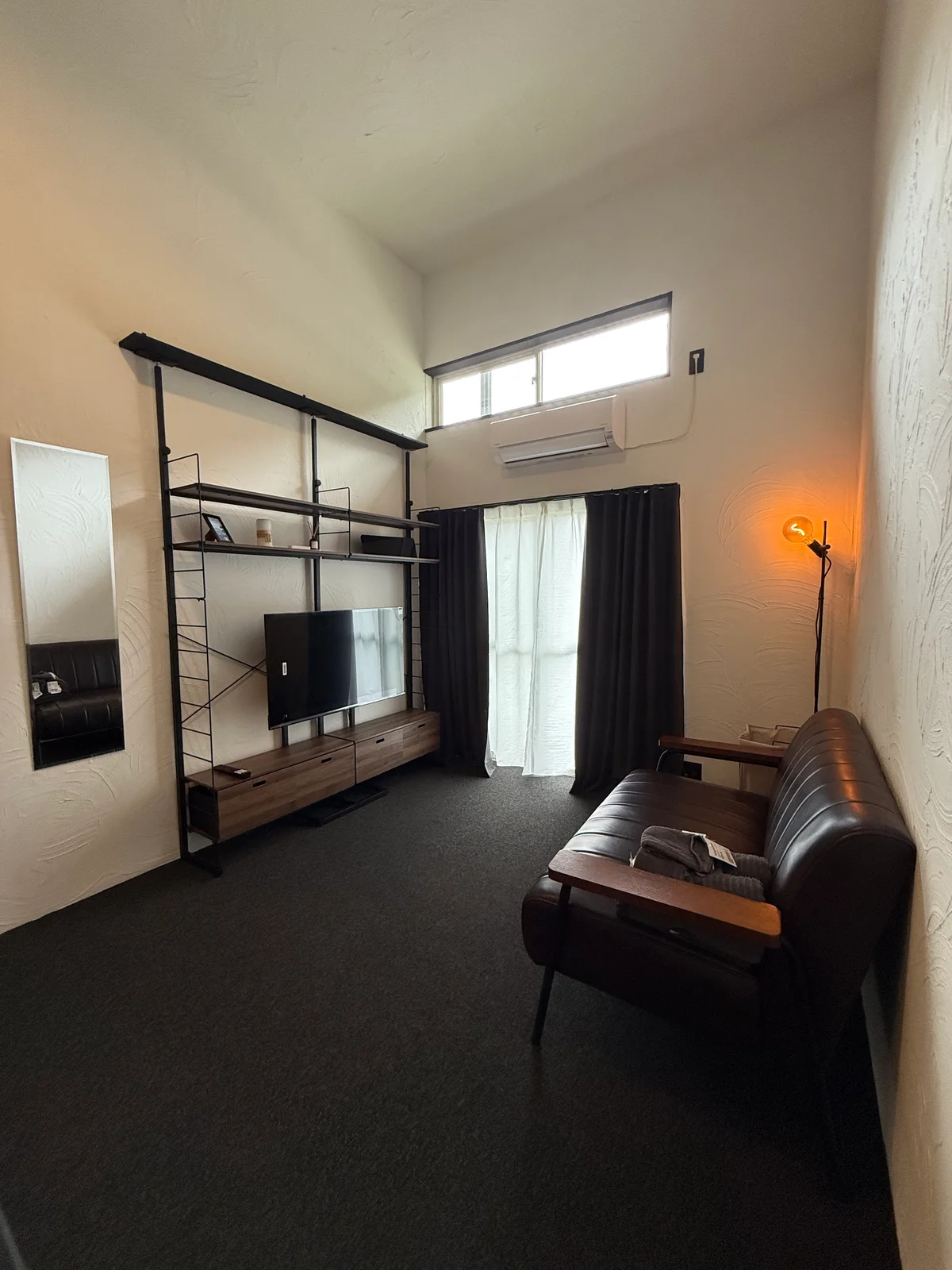 43インチテレビ、ソファー完備