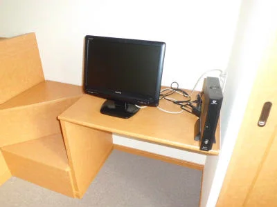 テレビとレオネット。月々1600円でネットつなぎ放題。