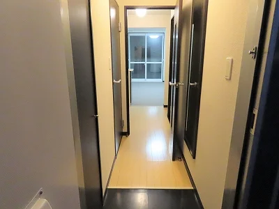 玄関からのアングルです