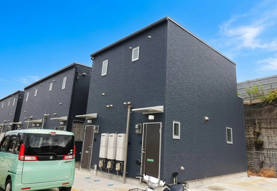 駐車場ありで車移動に適した立地！　法人契約おすすめで複数名利用で予算を抑えることが可能！