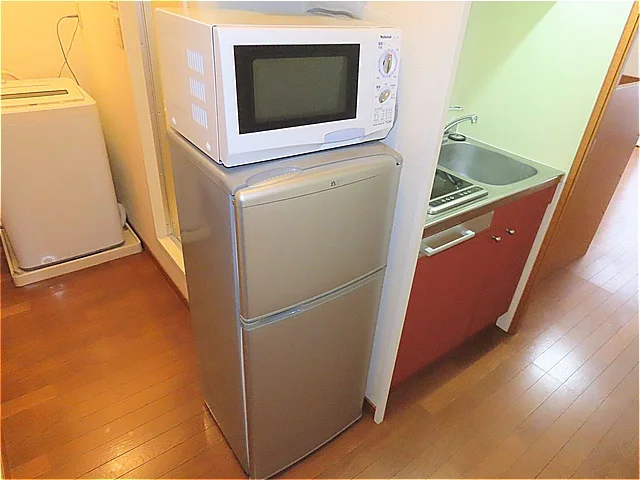 電子レンジ、冷蔵庫完備