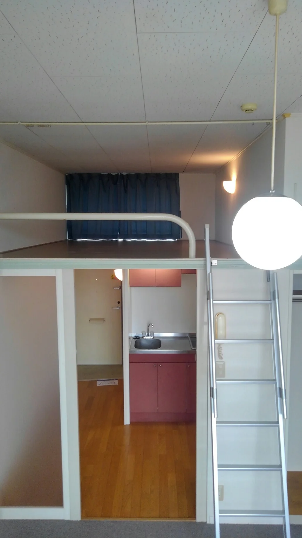 収納としてロフトを利用できます。