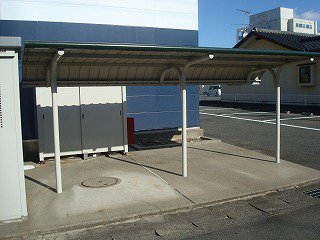 屋根付き駐輪場完備