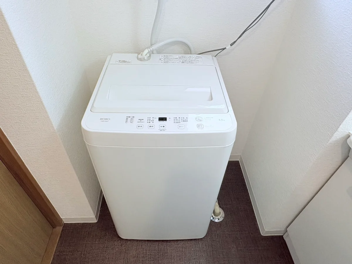 洗濯機は室内に設置しております♪入居後すぐにご利用が可能です(^^♪タオル1式分もご用意しております☆彡