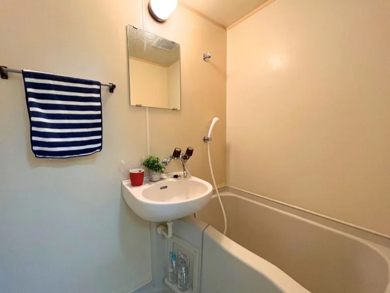 洗面付きのお風呂となっています。