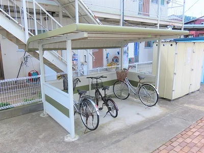 屋根付き駐輪場あり