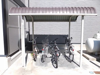 屋根付き駐輪場あり