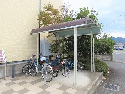 屋根付き駐輪場あり