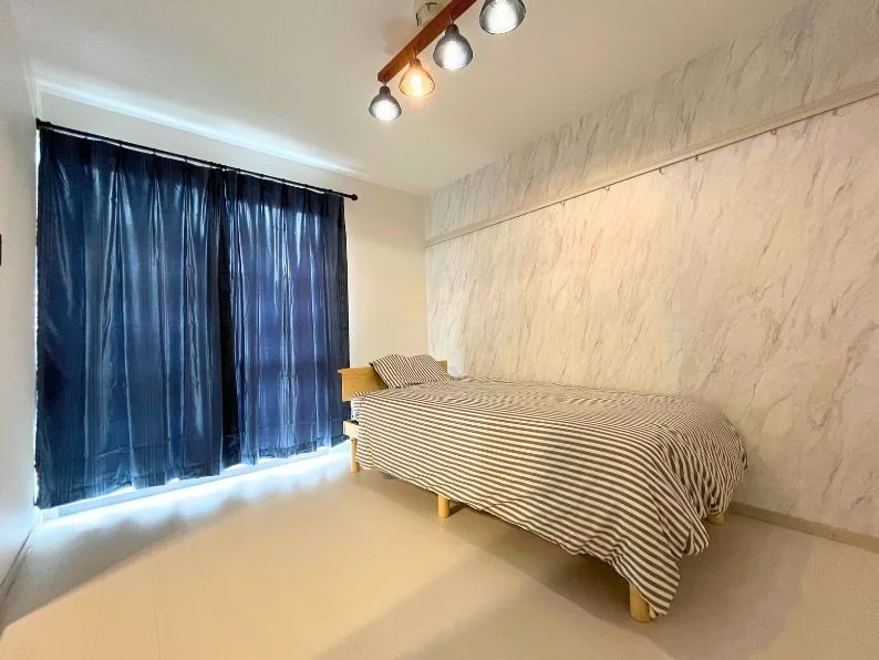 ベッドはシングルサイズとなっています。