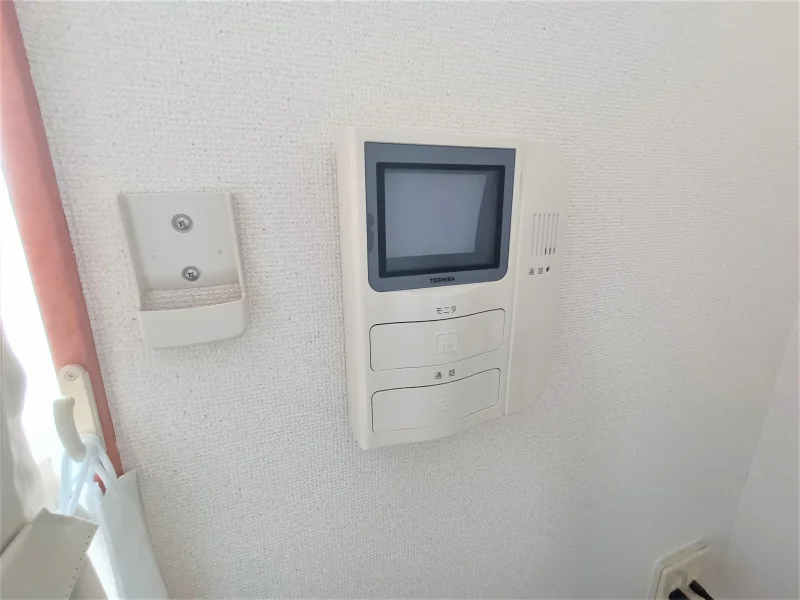 モニター付きインターフォン付き。