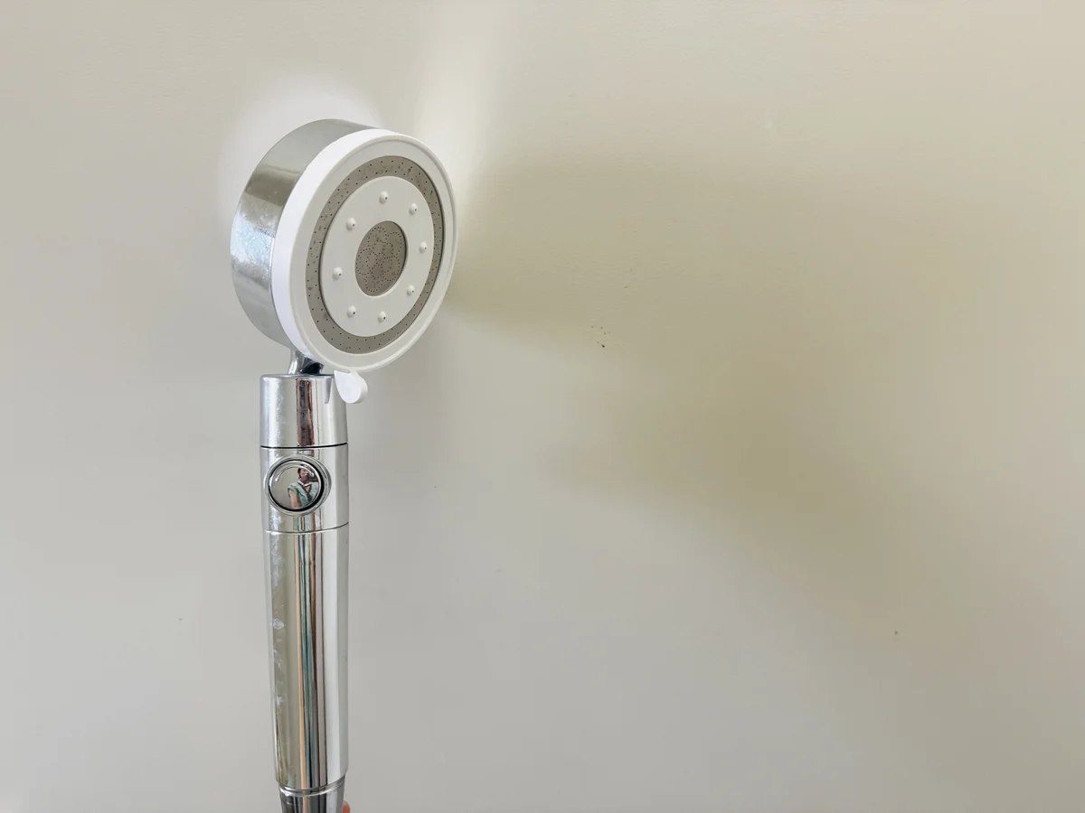角度を自由に調整できる未来型ヘッドで快適シャワータイムを