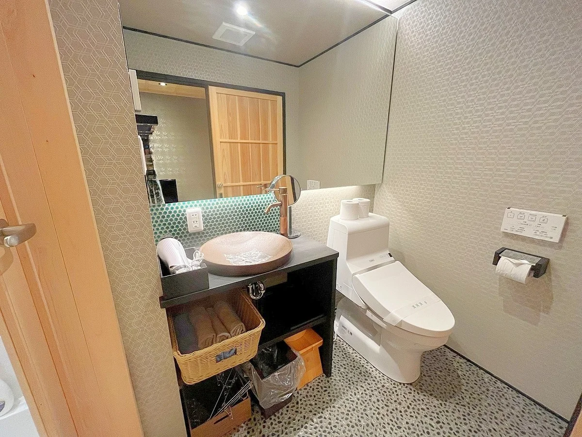 トイレ、洗面台もおしゃれです☆