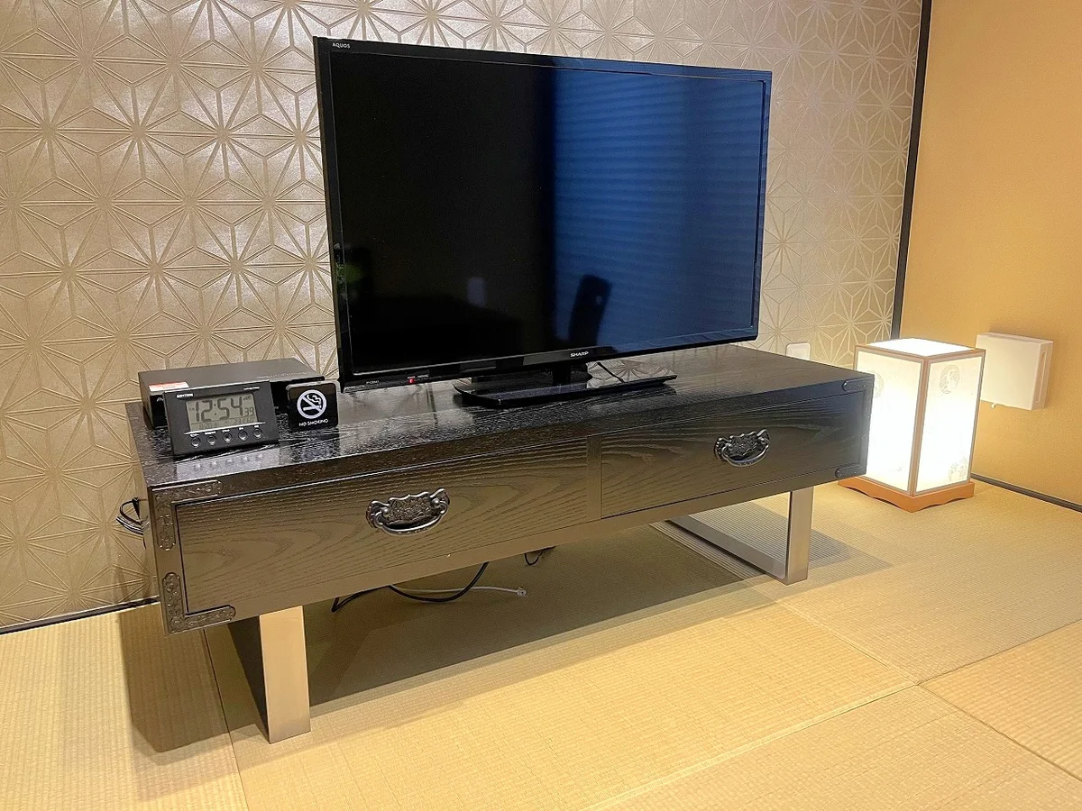 32型テレビを設置しています♪