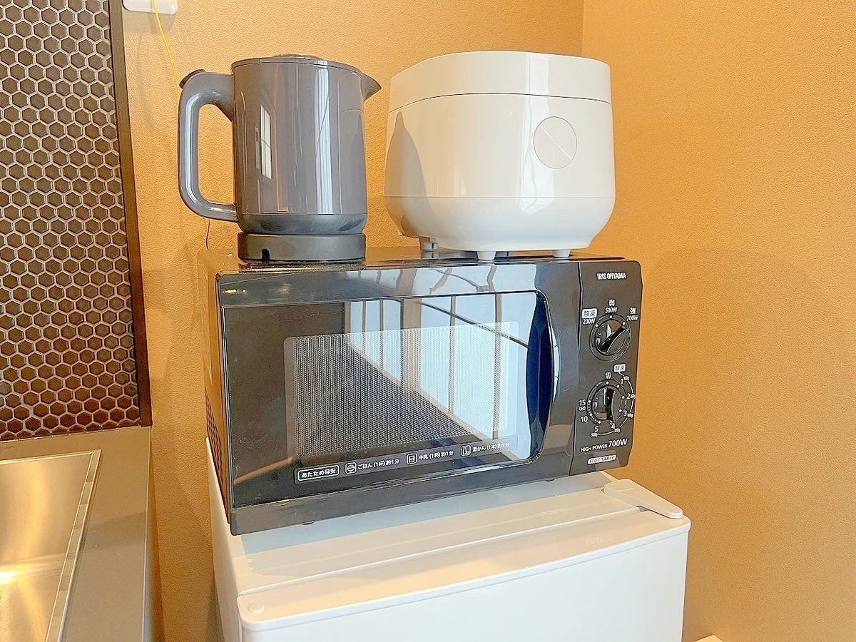 電子レンジ・炊飯器、電気ケトルをご用意しています！いつでも温かいご飯を食べることが出来ます🍚