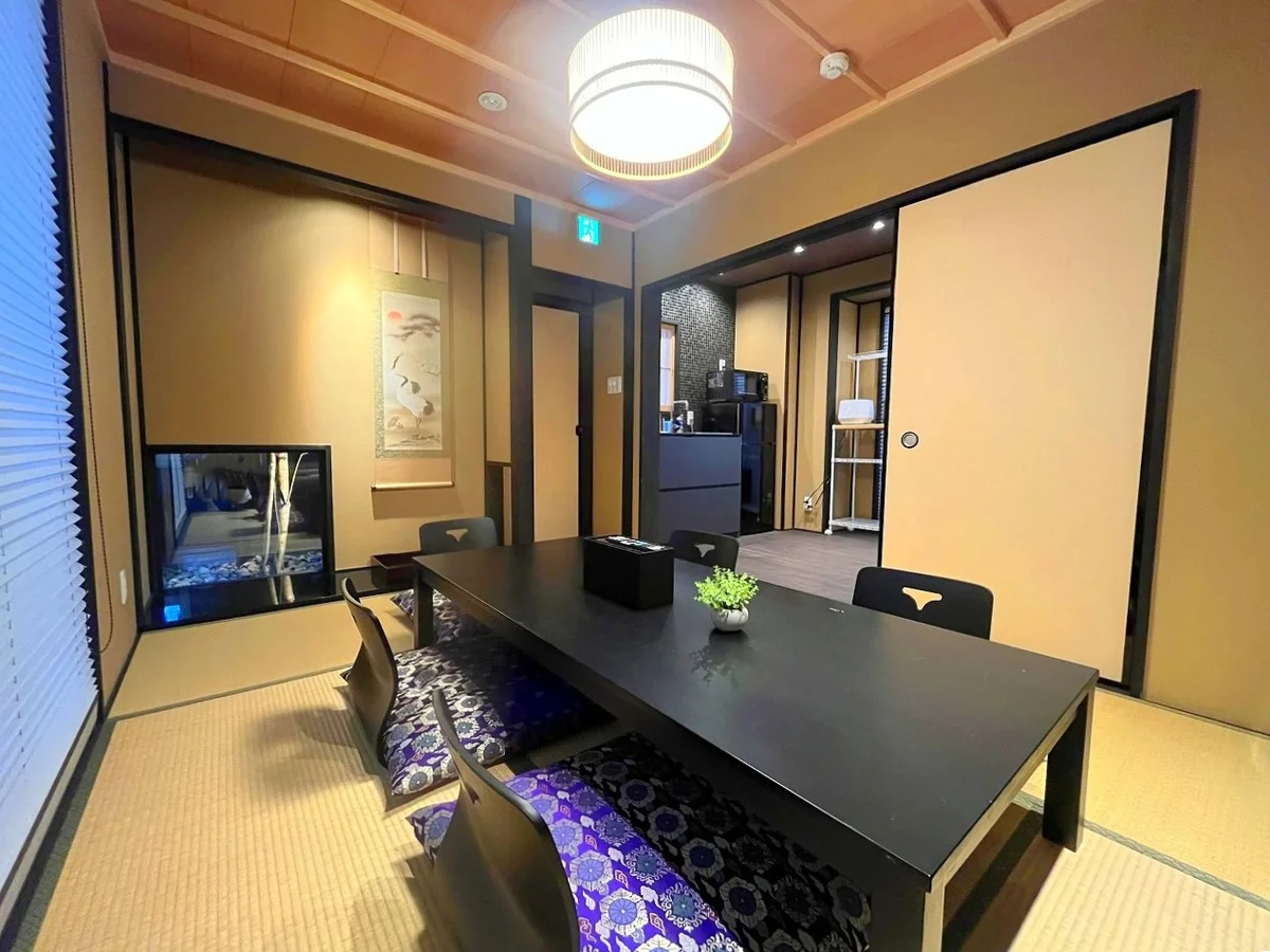 和風なお部屋で落ち着く空間ですね♪