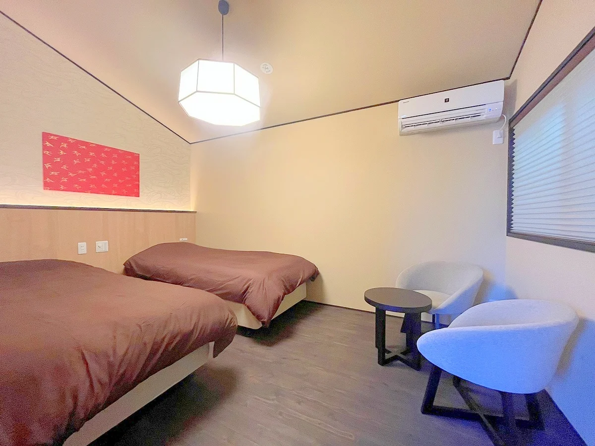 ２階洋室６.75帖のお部屋は寝室です💤シングルツインベッドをご用意しています☆