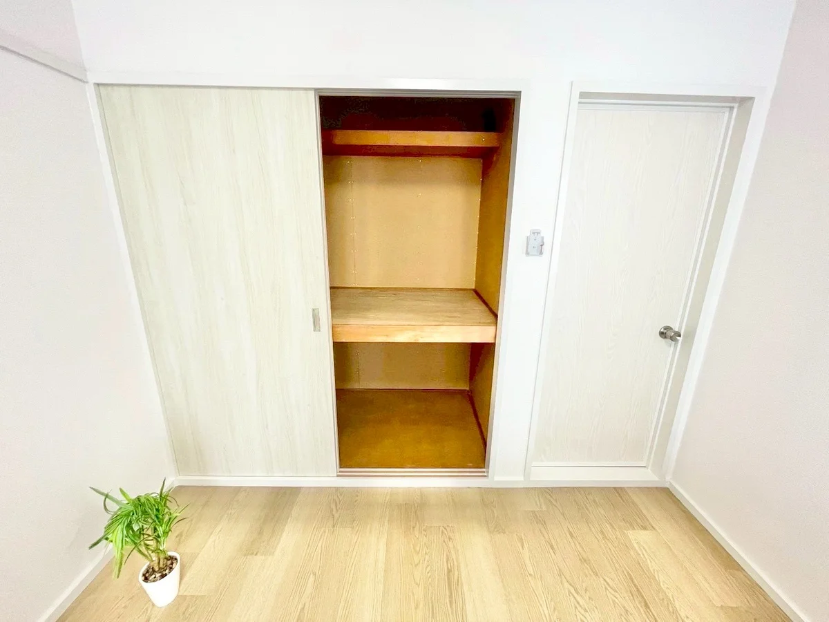 ※撮影用の観察植物・食器調理器具・雑貨類等はございません。※写真は現況優先