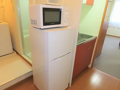 電子レンジ、冷蔵庫完備