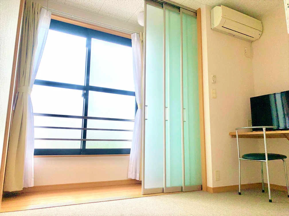 サンルーム付きで雨の日も洗濯物を干すことができます