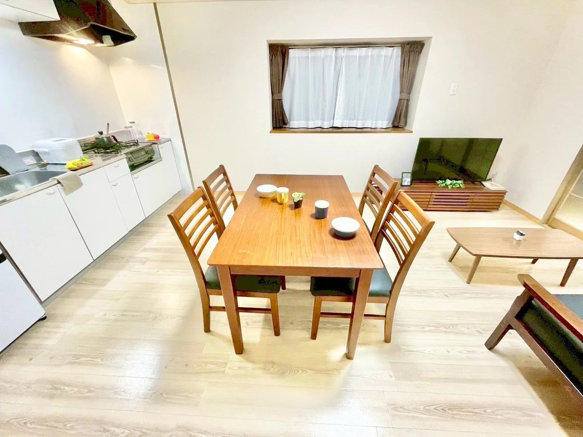 ※撮影用の観察植物・食器調理器具・雑貨類等はございません。※写真は現況優先