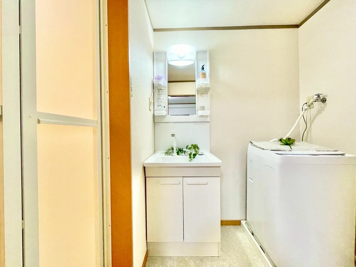 ※撮影用の観察植物・食器調理器具・雑貨類等はございません。※写真は現況優先