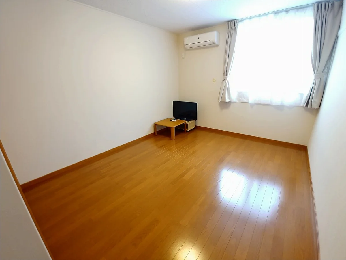 家電付き部屋のみ（ＴＶ、カーテン設置）