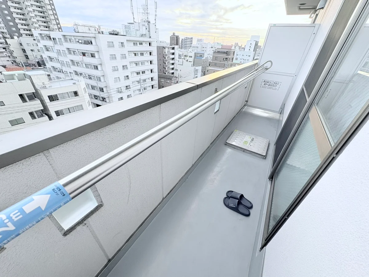 洗濯竿・スリッパ備え付☆入居中洗濯もできるので、コインランドリーに行かなくても大丈夫☆☆