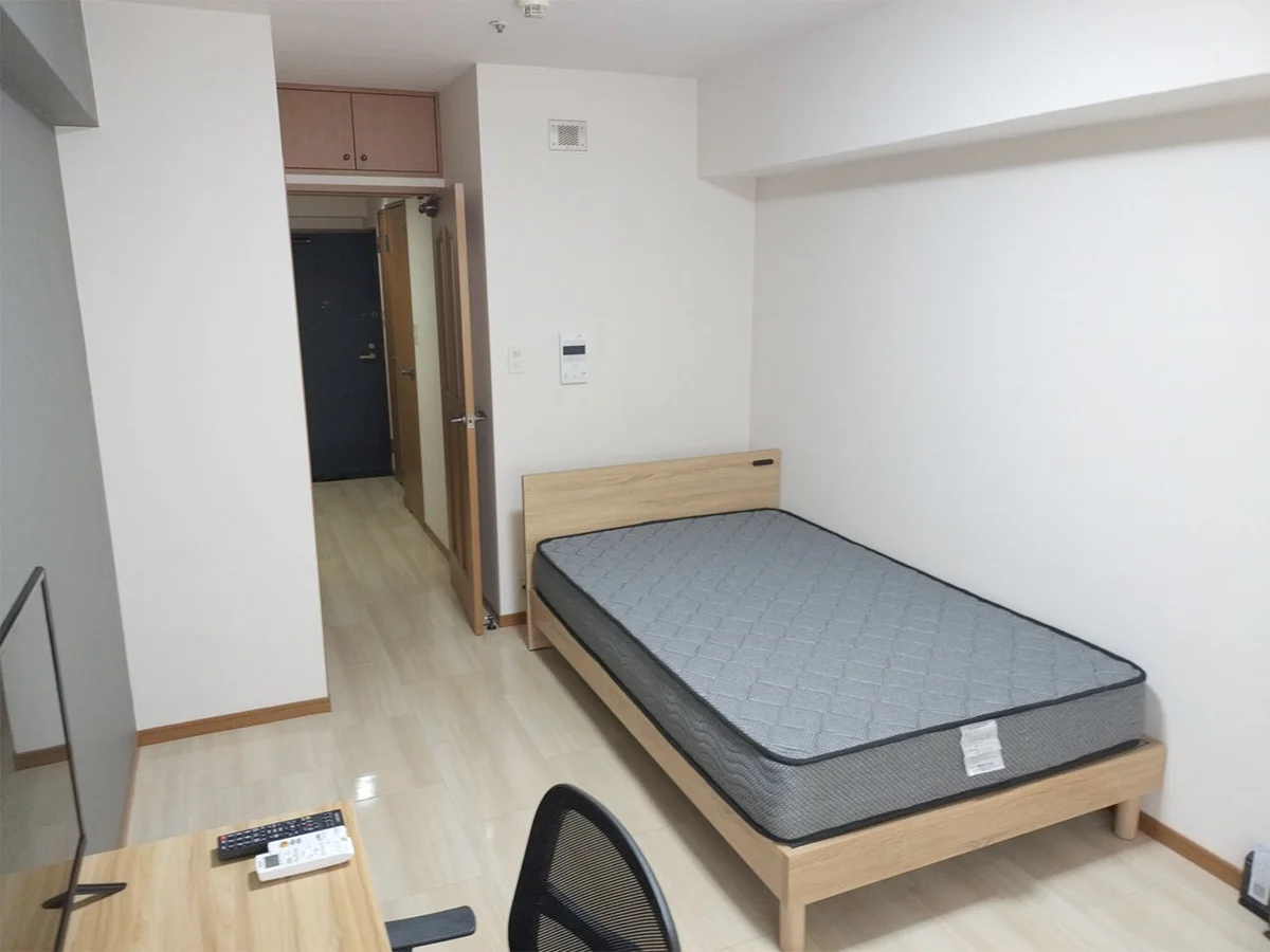 写真はイメージです。ラグなどの室内装飾はございません。