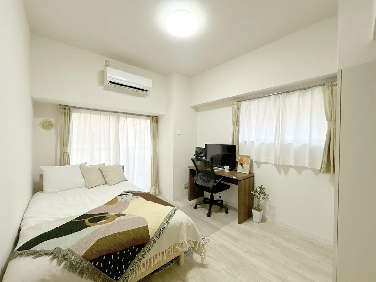 写真はイメージです。ラグなどの室内装飾はございません。