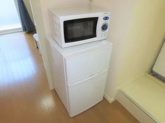 電子レンジ、冷蔵庫完備