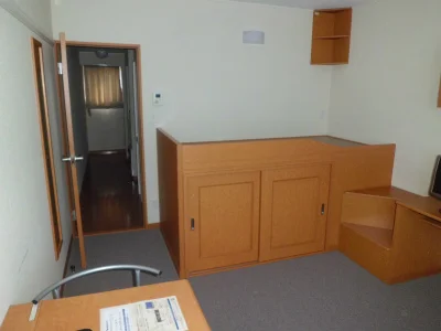 窓際からキッチン方向を撮影。