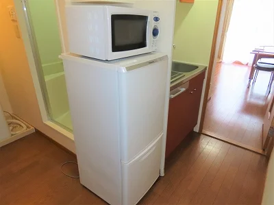 電子レンジ、冷蔵庫完備