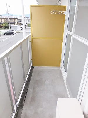 2、3階にはバルコニーがあります