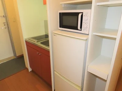 電子レンジ、冷蔵庫完備