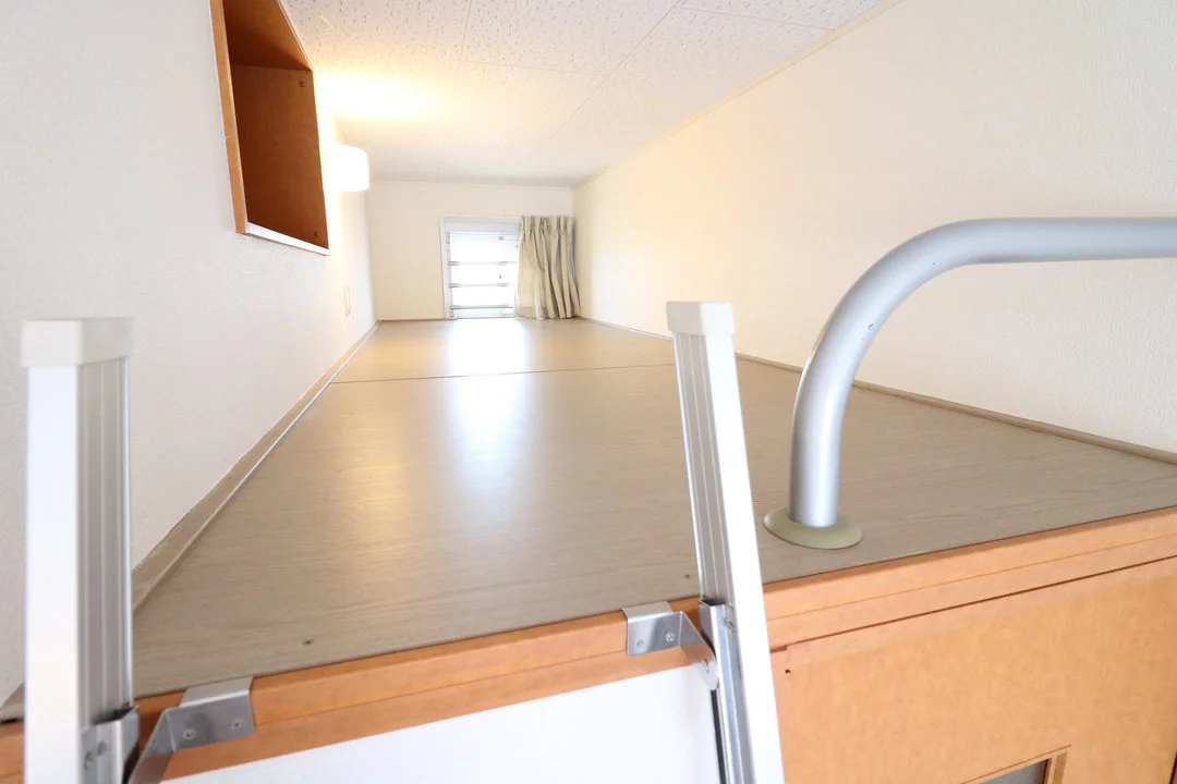 ロフトを収納として活用すれば広々とした洋室を確保！