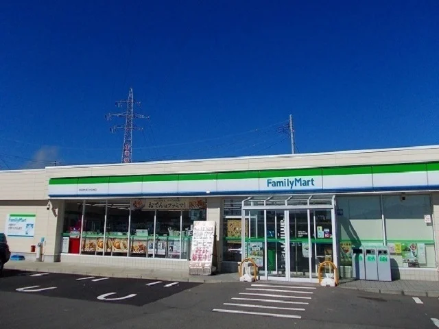 ファミリーマート　外旭川店まで700m