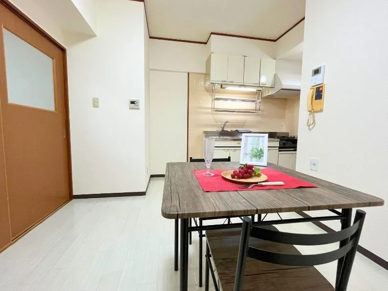 ※撮影用の観葉植物・雑貨類等はございません。