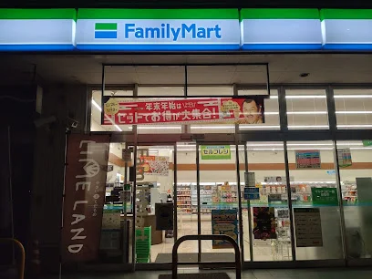 ファミリーマート よさこい咲都店まで徒歩８分