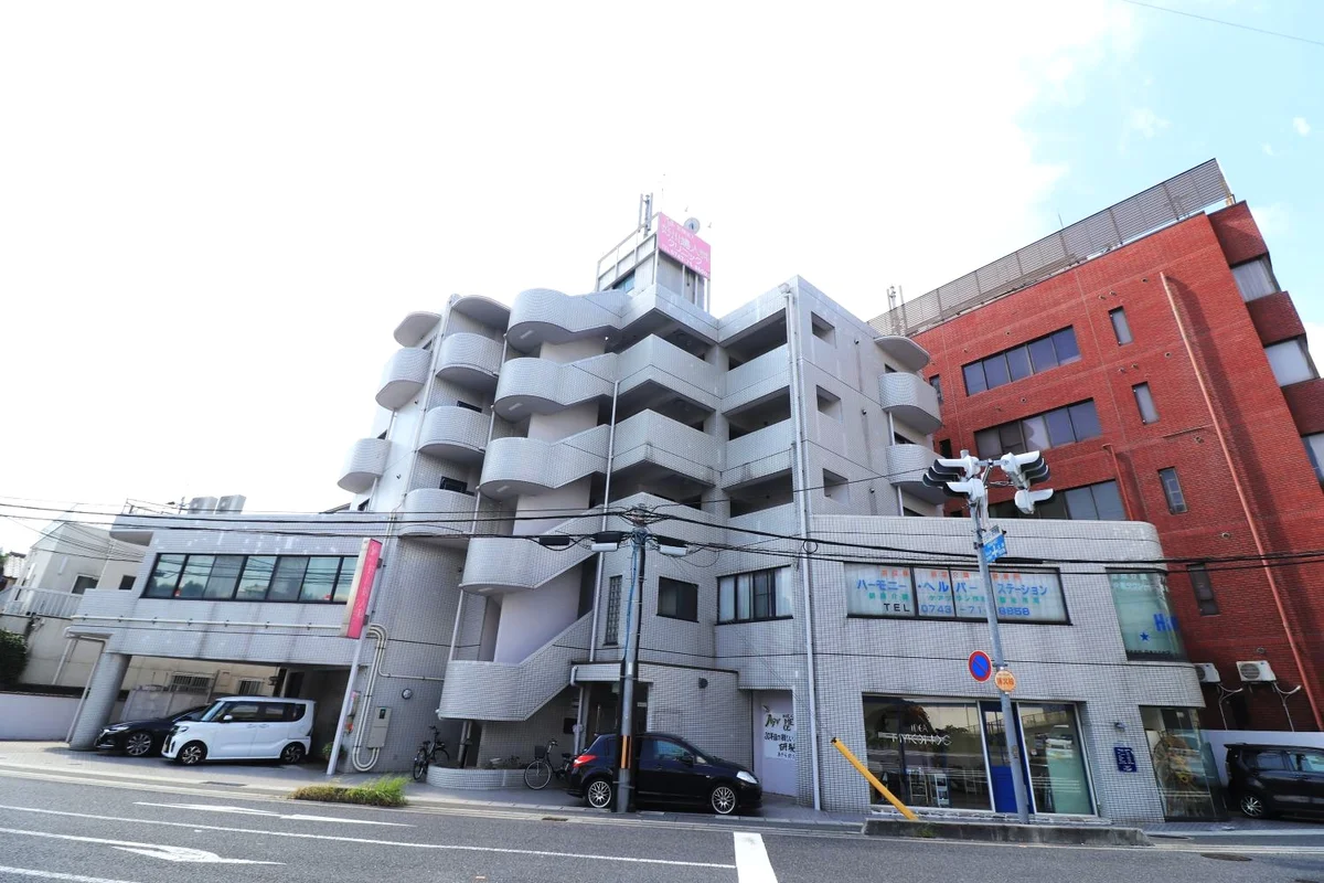 生駒駅から徒歩6分にある物件！　生駒市役所やベルテラスいこま・商店街近く