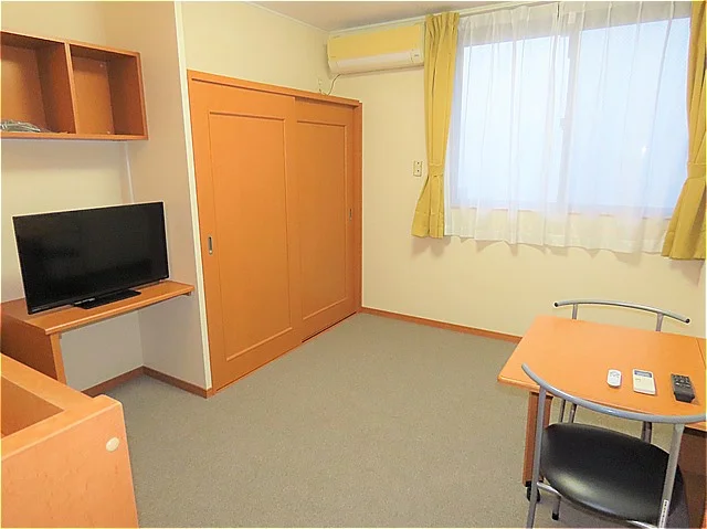 2階はカーペットのお部屋です