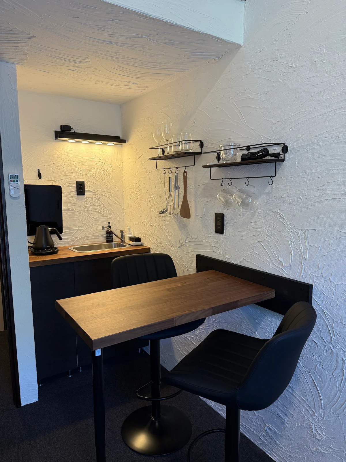 食器・調理器具完備のキッチン