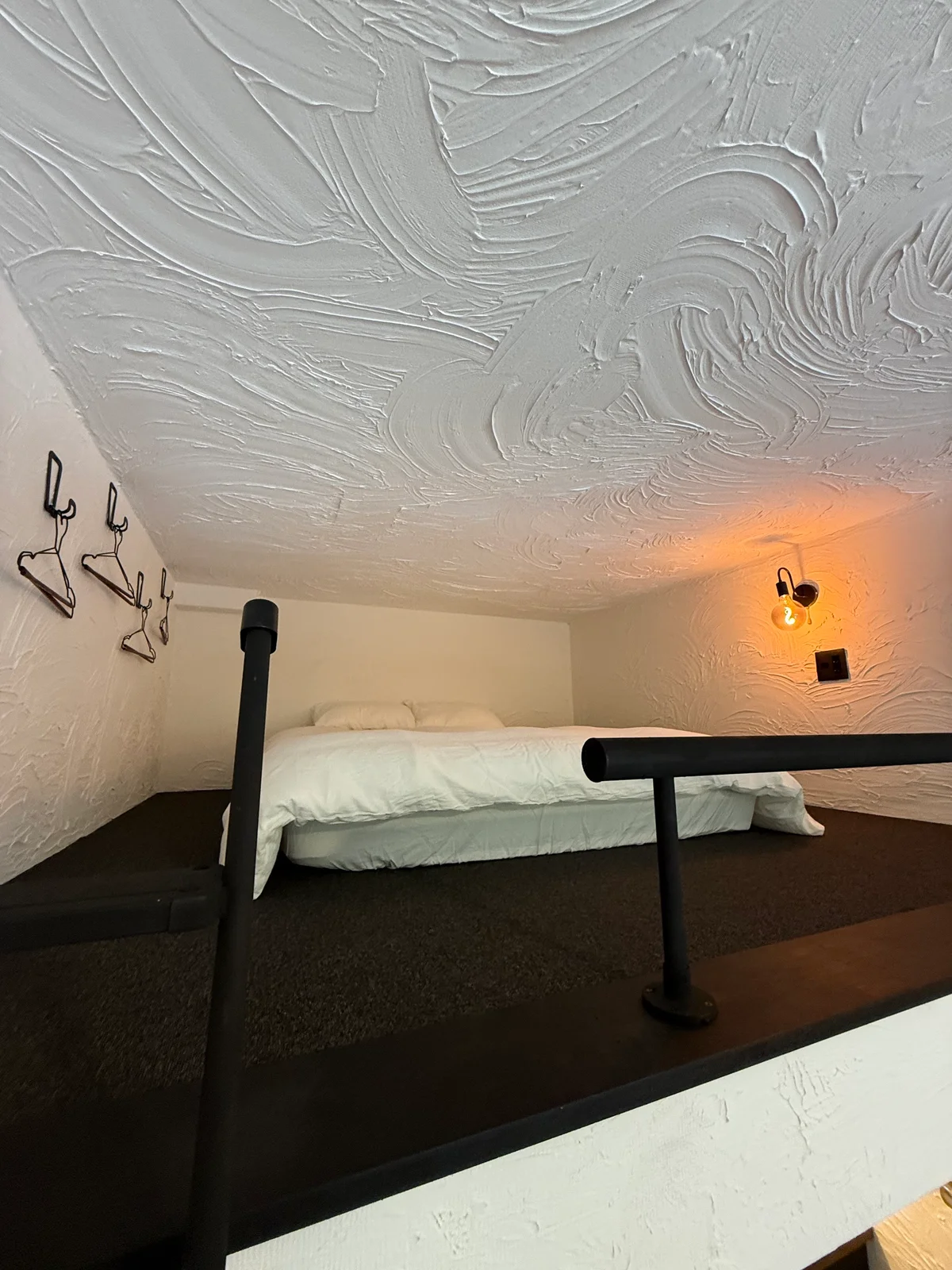 ダブルベッド、収納ボックス