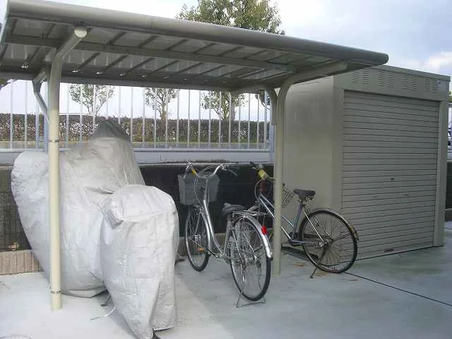 （駐輪場）