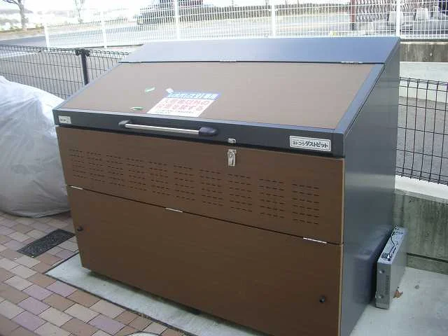 （ゴミ置き場）