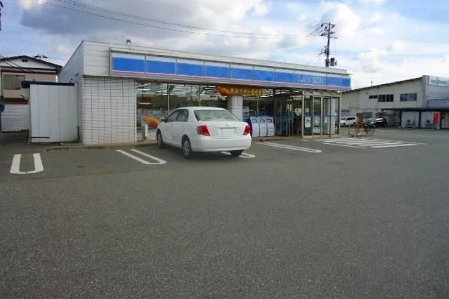 ローソン仁井田本町店まで300m