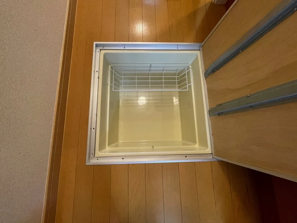 キッチン　床下収納