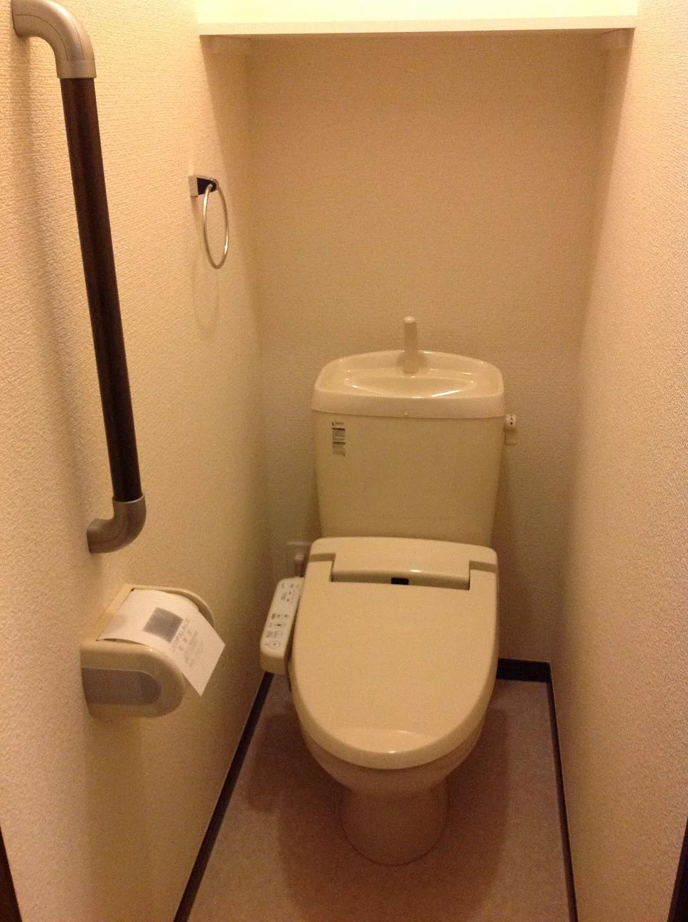 冬でもあったか♪温水洗浄便座付き☆