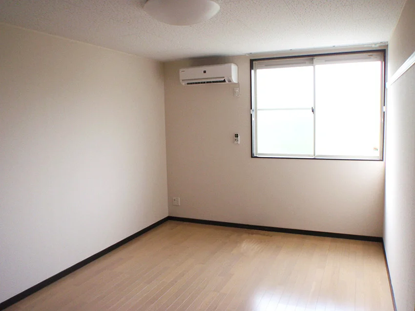 室内の様子。エアコンは設置しております。